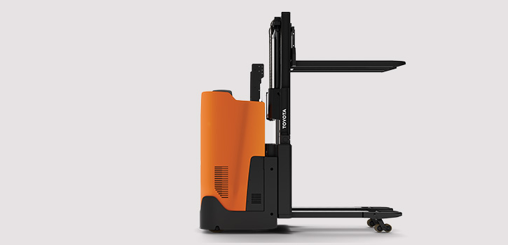 Toyota BT Staxio SSI seisten ajettavan pinontatrukin nousevat tukihaarukat